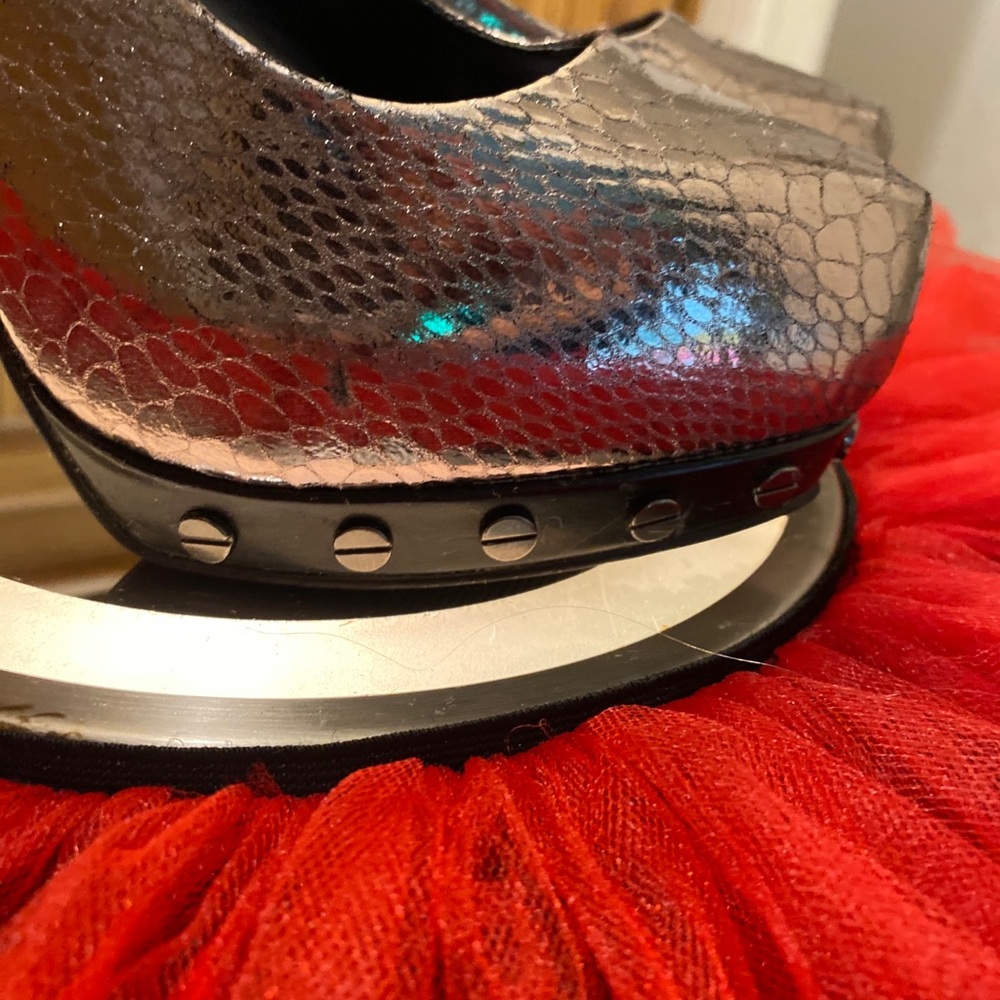 VERA WANG SIMPLY VERA  metallic platform - Picture 4 of 5